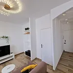 Apartmán Gregbnb - T2 37m2 -1- Est - *
